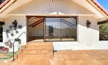 Casa en Arriendo en Condominio Hijuelas del Arrayán.