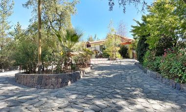 Casa en Arriendo en Condominio Hijuelas del Arrayán.