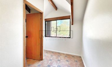 Casa en Arriendo en Condominio Hijuelas del Arrayán.