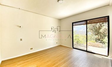 Casa en Arriendo en Condominio Hijuelas del Arrayán.