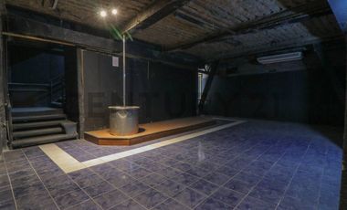 Local Comercial en venta en Vitacura.... con gran potencial!!!