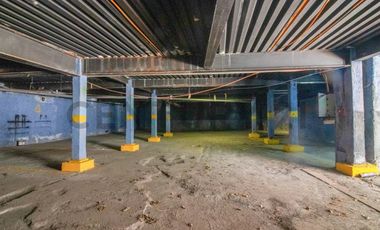 Local Comercial en venta en Vitacura.... con gran potencial!!!