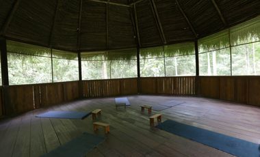 Hermosa casa ecologica al canto del Rio Shilcayo