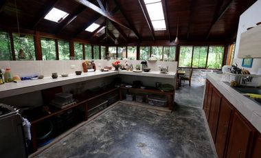 Hermosa casa ecologica al canto del Rio Shilcayo