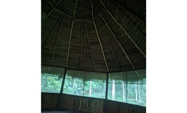Hermosa casa ecologica al canto del Rio Shilcayo