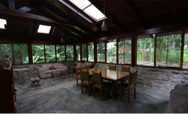 Hermosa casa ecologica al canto del Rio Shilcayo