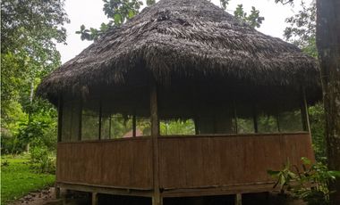 Hermosa casa ecologica al canto del Rio Shilcayo