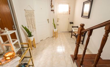 VENTA DUPLEX 4AMB COCHERA Y PATIO. TEMPERLEY