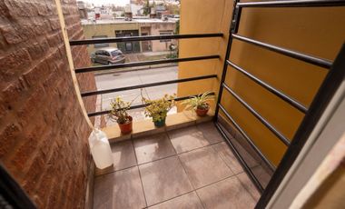 VENTA DUPLEX 4AMB COCHERA Y PATIO. TEMPERLEY