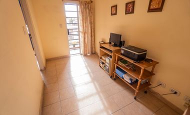 VENTA DUPLEX 4AMB COCHERA Y PATIO. TEMPERLEY