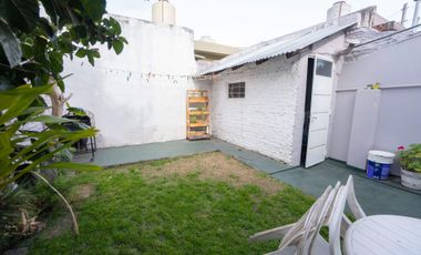 VENTA DUPLEX 4AMB COCHERA Y PATIO. TEMPERLEY