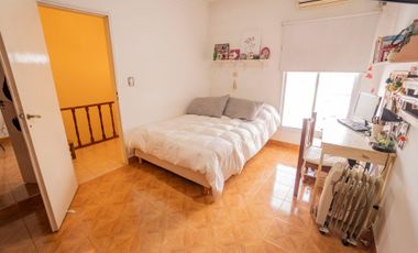 VENTA DUPLEX 4AMB COCHERA Y PATIO. TEMPERLEY