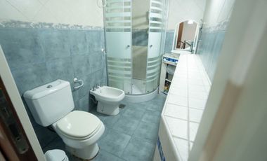 VENTA DUPLEX 4AMB COCHERA Y PATIO. TEMPERLEY