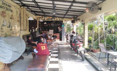 Rumah komersil Cocok untuk usaha Cafe & Resto siap pakai di Tomang, Jakarta Barat