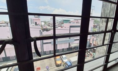 Large 5 bedroom corner unit with 3 Toilets & Baths infront of Victory Pasay Mall and near Libertad LRT Station FOR RENT
