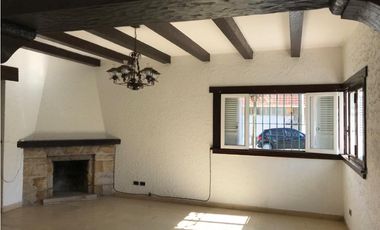 Chalet cuatro ambientes. A. del Valle 2400. Mar del Plata. Venta.