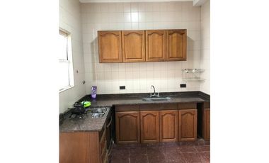 Chalet cuatro ambientes. A. del Valle 2400. Mar del Plata. Venta.