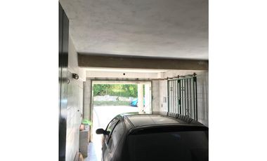 Chalet cuatro ambientes. A. del Valle 2400. Mar del Plata. Venta.