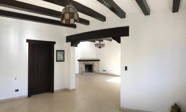 Chalet cuatro ambientes. A. del Valle 2400. Mar del Plata. Venta.