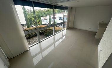 CASA EN ARRIENDO UBICADA EN ENVIGADO SECTOR LOMA DEL CHOCHO