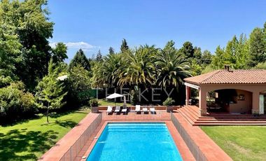 Casa Venta 5 Dormitorios Club Golf Lirios Piscina - Requínoa