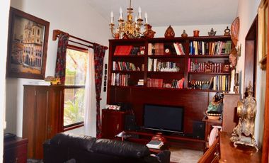 Muy bonita casa en exclusivo condominio en Sumiya