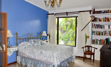 Muy bonita casa en exclusivo condominio en Sumiya