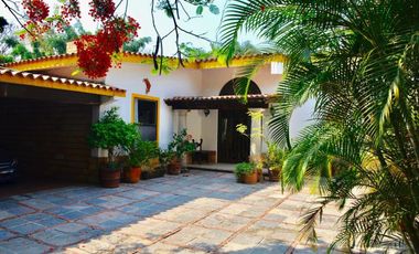 Muy bonita casa en exclusivo condominio en Sumiya