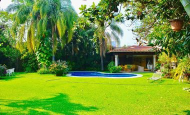 Muy bonita casa en exclusivo condominio en Sumiya