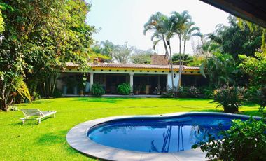 Muy bonita casa en exclusivo condominio en Sumiya