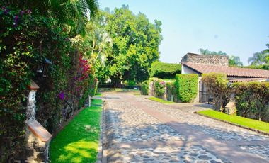 Muy bonita casa en exclusivo condominio en Sumiya