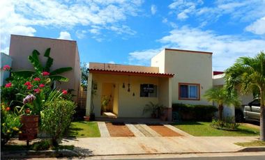 Sea Confiable Vende Casa en Arboledas Cluster Los Olivos