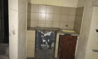 SE VENDE LOTE DE 10 X 50 CON GALPÓN Y CASA A RECICLAR