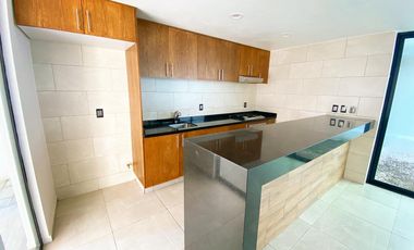 HERMOSA CASA EN RENTA EN METEPEC, SALIDA RAPIDA A CDMX, ZONA PILARES.