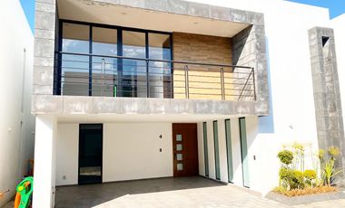 HERMOSA CASA EN RENTA EN METEPEC, SALIDA RAPIDA A CDMX, ZONA PILARES.