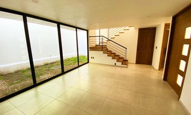 HERMOSA CASA EN RENTA EN METEPEC, SALIDA RAPIDA A CDMX, ZONA PILARES.