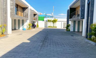 HERMOSA CASA EN RENTA EN METEPEC, SALIDA RAPIDA A CDMX, ZONA PILARES.