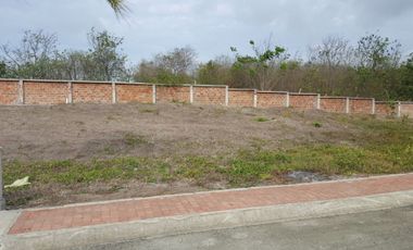 Vendo Hermoso Terreno de 305 m² en Playa Escondida / Manabi