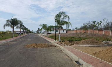 Vendo Hermoso Terreno de 305 m² en Playa Escondida / Manabi