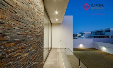 Casa en Venta en Zapopan Ayamonte de Lujo con Alberca y Jardín