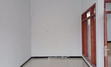 Disewakan Rumah Siap Huni Dekat Juanda Di Permata Gedangan, Sidoarjo