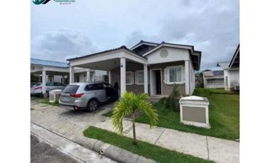 ALQUILO Y VENDO HERMOSA CASA EN ARRAIJAN PLAYA DORADA 3R