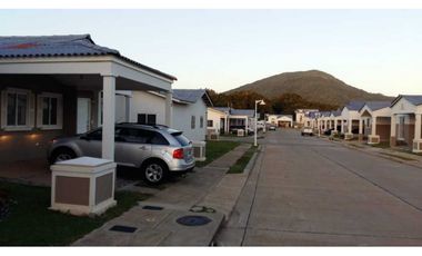 ALQUILO Y VENDO HERMOSA CASA EN ARRAIJAN PLAYA DORADA 3R