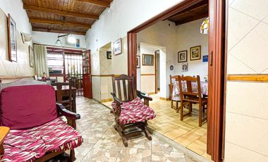 Venta Casa 4 ambientes c/patio y terraza Ciudadela