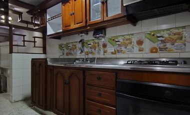 casa en venta en avenida libertadores. Cod V31286