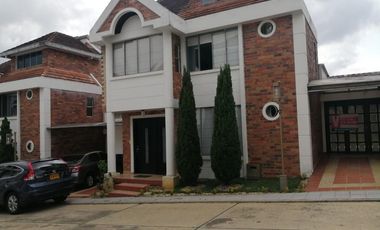 casa en venta en c.c lagos del cacique. Cod V2047