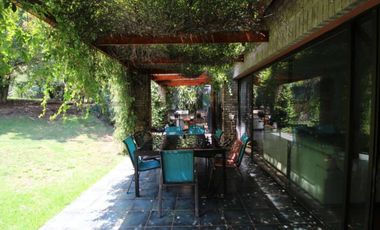 SE VENDE CASA 6 DORMITORIOS EN LO BARNECHEA