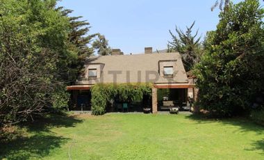 SE VENDE CASA 6 DORMITORIOS EN LO BARNECHEA