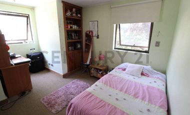 SE VENDE CASA 6 DORMITORIOS EN LO BARNECHEA