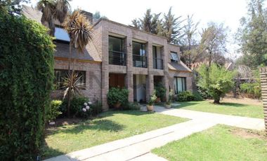 SE VENDE CASA 6 DORMITORIOS EN LO BARNECHEA